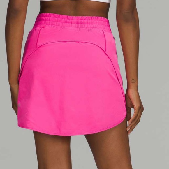 NWT Lululemon Hotty Hot Skirt (High Rise, Tall) in Sonic Oink - Sz 6 - Picture 3 of 7